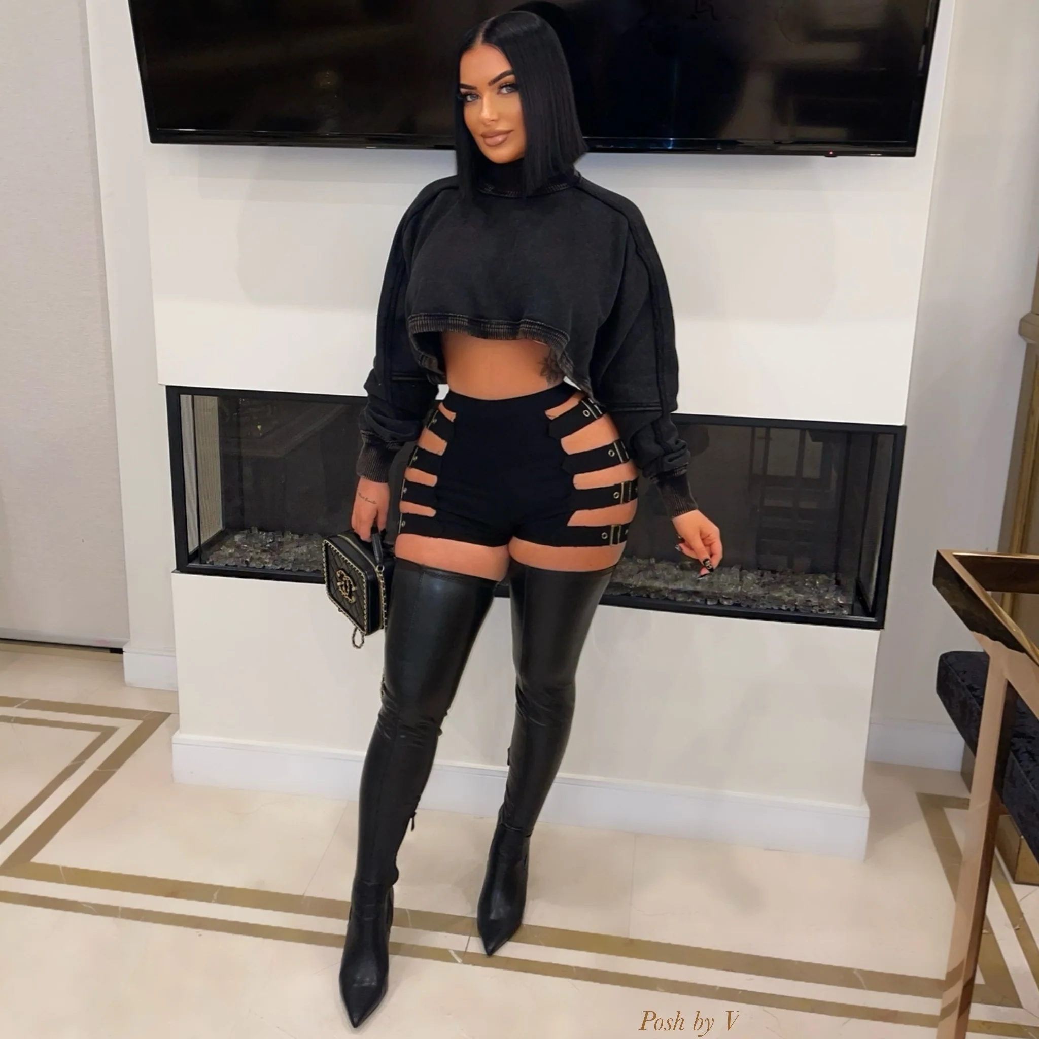Delina crop top (Black) - Image 2